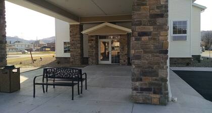 Cobblestone Inn & Suites - Ambridge