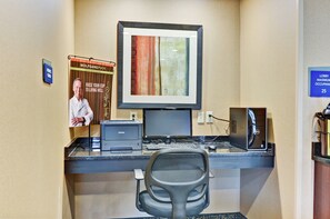 Business center - Cobblestone Inn & Suites - Ambridge (Ambridge)