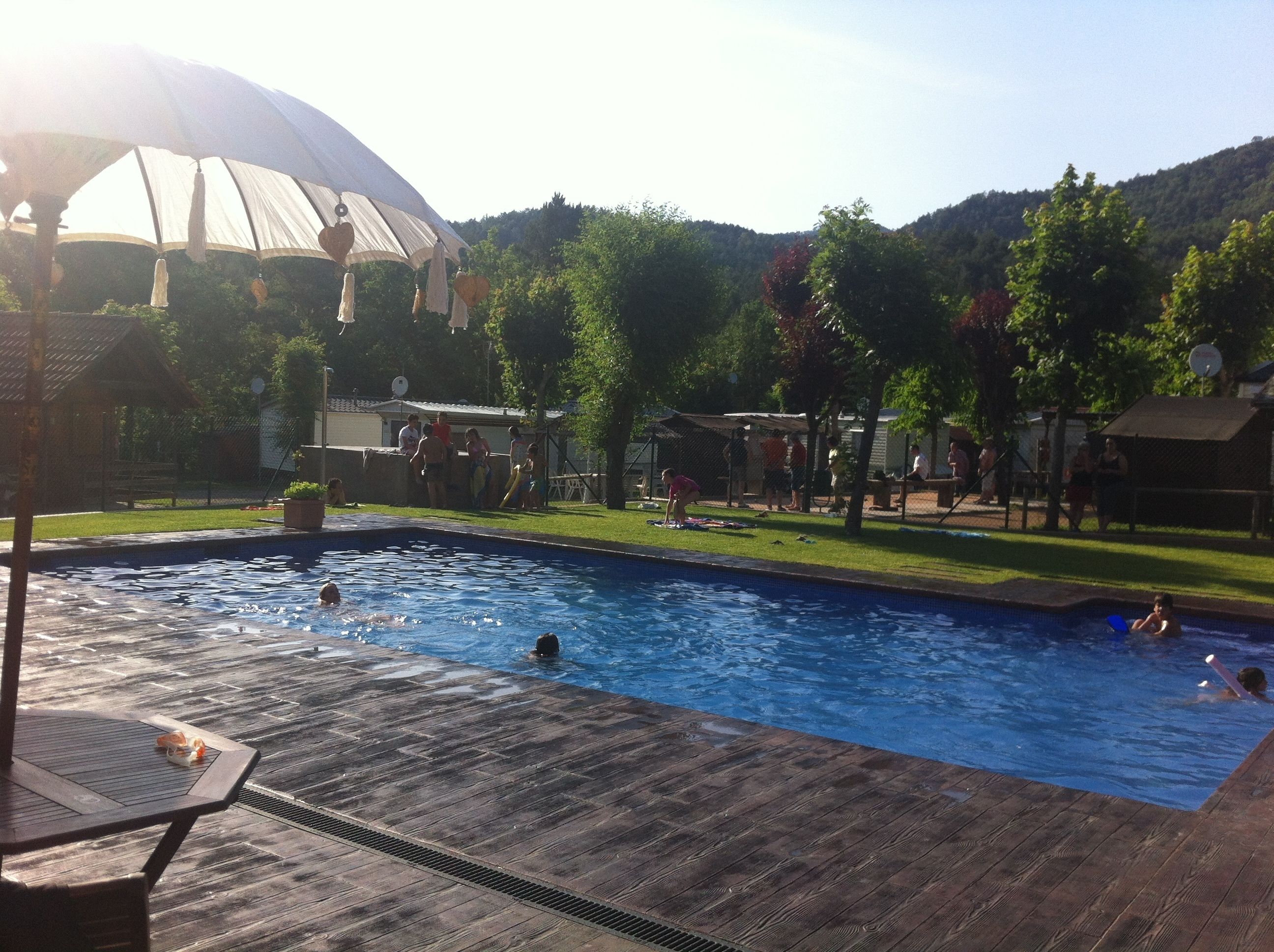 Een seizoensgebonden buitenzwembad