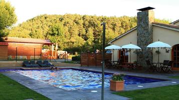 Seasonal outdoor pool