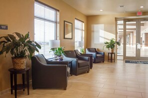 Lobby - Cobblestone Hotel & Suites - Jefferson (Jefferson)
