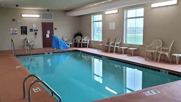 Kolam renang tertutup