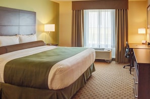 Premium bedding, down duvets, pillow-top beds, desk - Cobblestone Hotel & Suites - Jefferson (Jefferson)