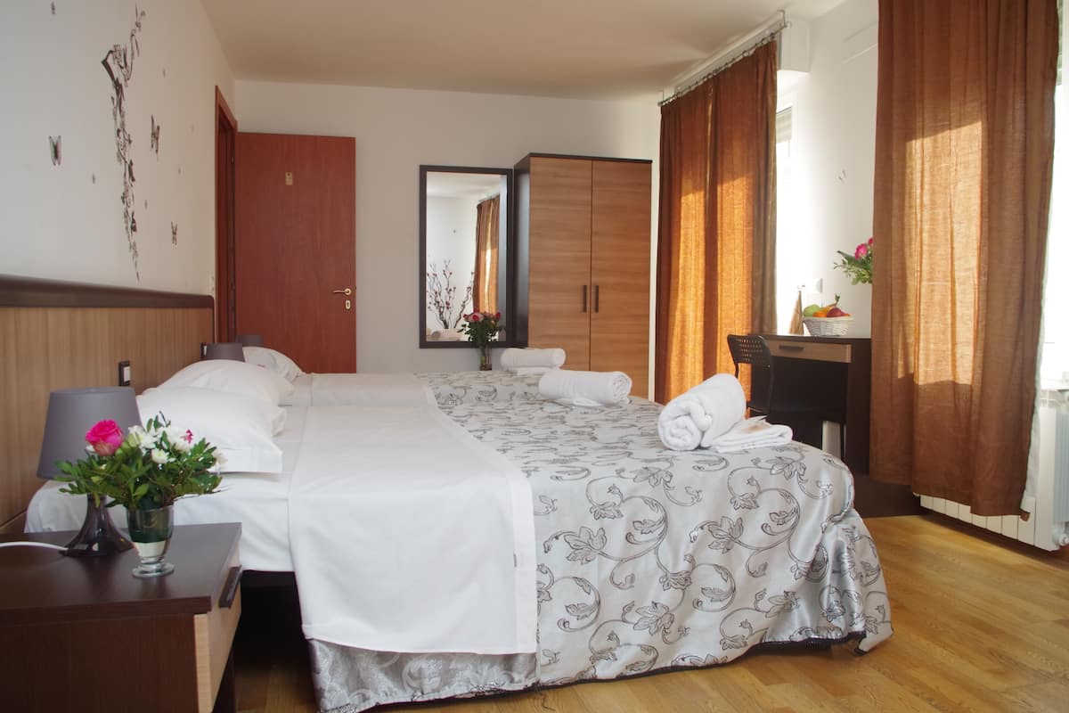 Sábanas de algodón egipcio, ropa de cama de alta calidad y escritorio