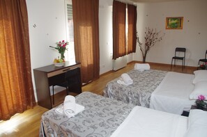 Camera tripla, bagno privato | Biancheria in cotone egiziano, biancheria da letto di alta qualità