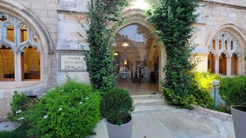 Reception hall