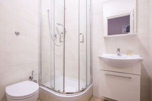 Standard Double Room, City View | Bathroom | Shower, free toiletries, hair dryer, towels - Azzurra Guest House (Rome)