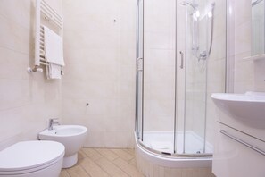 Chambre Triple | Salle de bain