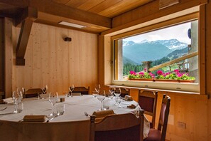 Breakfast, lunch, dinner served; Italian cuisine - Hotel Miravalle (Valdidentro)