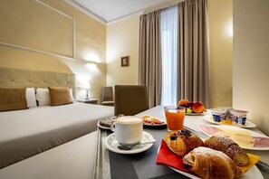 Superior Double or Twin Room | Minibar, in-room safe, individually decorated, desk - B&B De' Biffi (Florence)