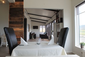 Päivittäinen mannermainen aamiainen (9.00 EUR per henkilö)