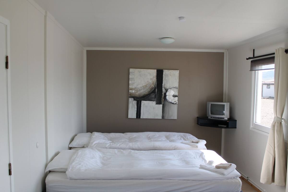 Double Room, 1 Bedroom, Partial Ocean View | Meja, langsir/tirai gelap terus, katil bayi/kot (percuma) 