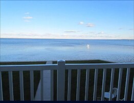 Desk, laptop workspace, iron/ironing board, free WiFi