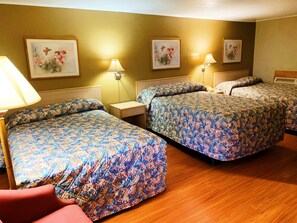 Quarto standard, várias camas | Roupas de cama premium, escrivaninha, Wi-Fi (sobretaxa), roupa de cama