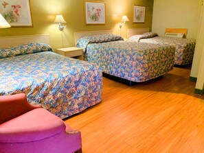 Roupas de cama premium, escrivaninha, Wi-Fi (sobretaxa), roupa de cama
