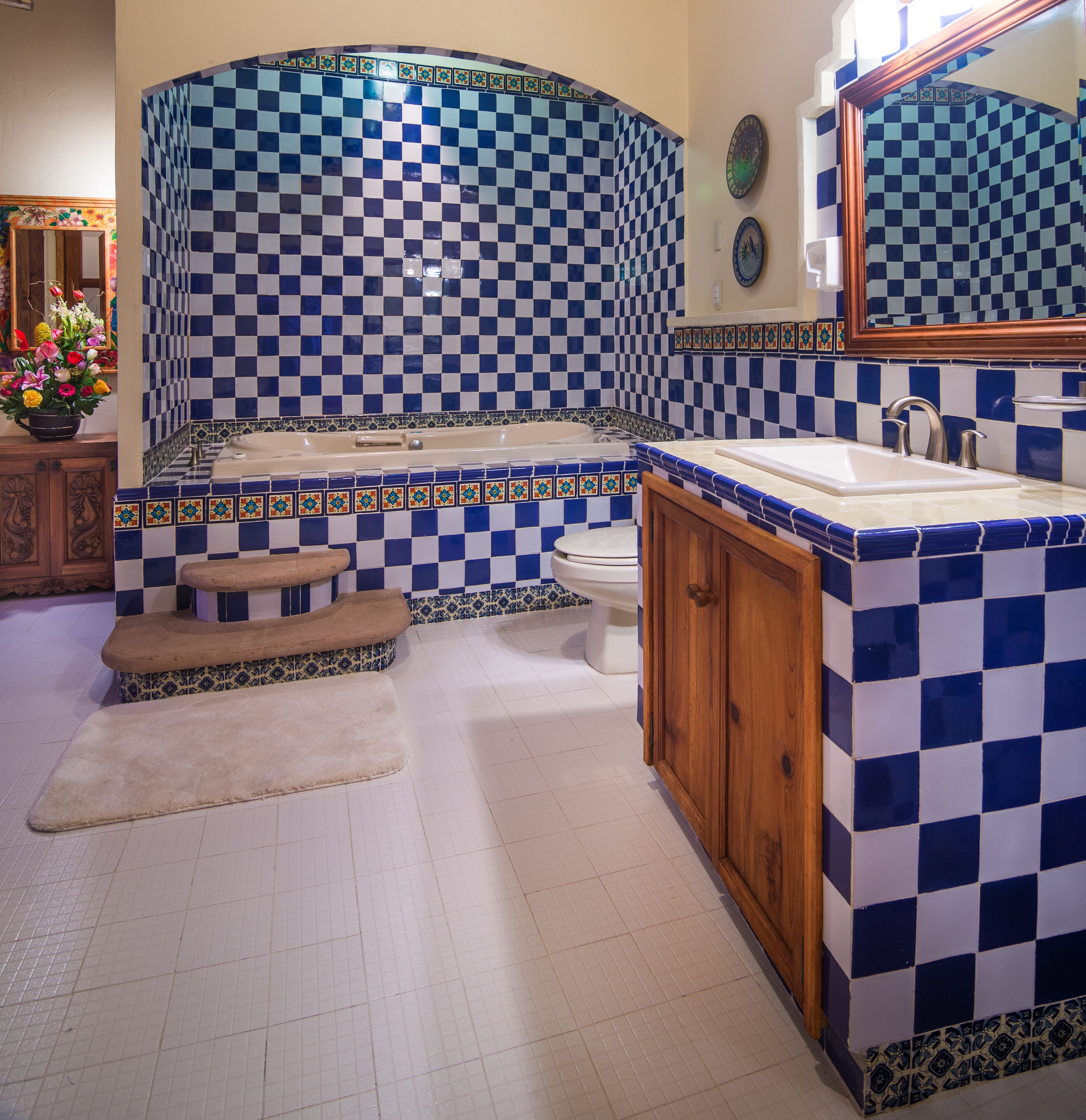 superior room, 1 king bed, balcony, city view | bathroom | shower, free toiletries, hair dryer, towels