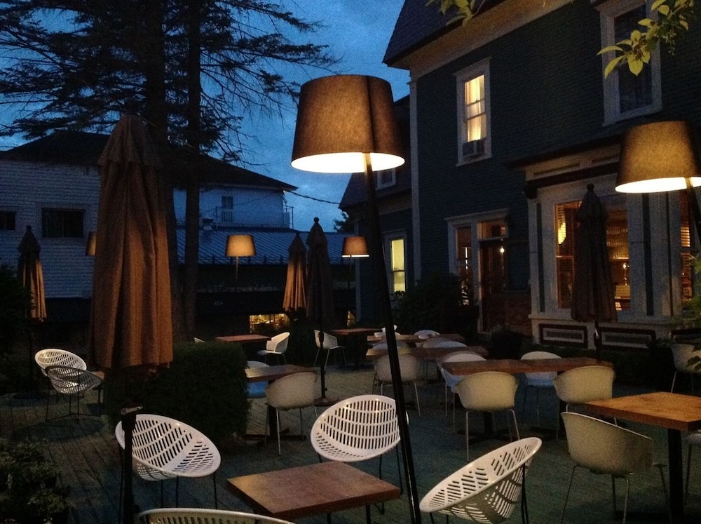 Le Pleasant Hôtel, Sutton by null