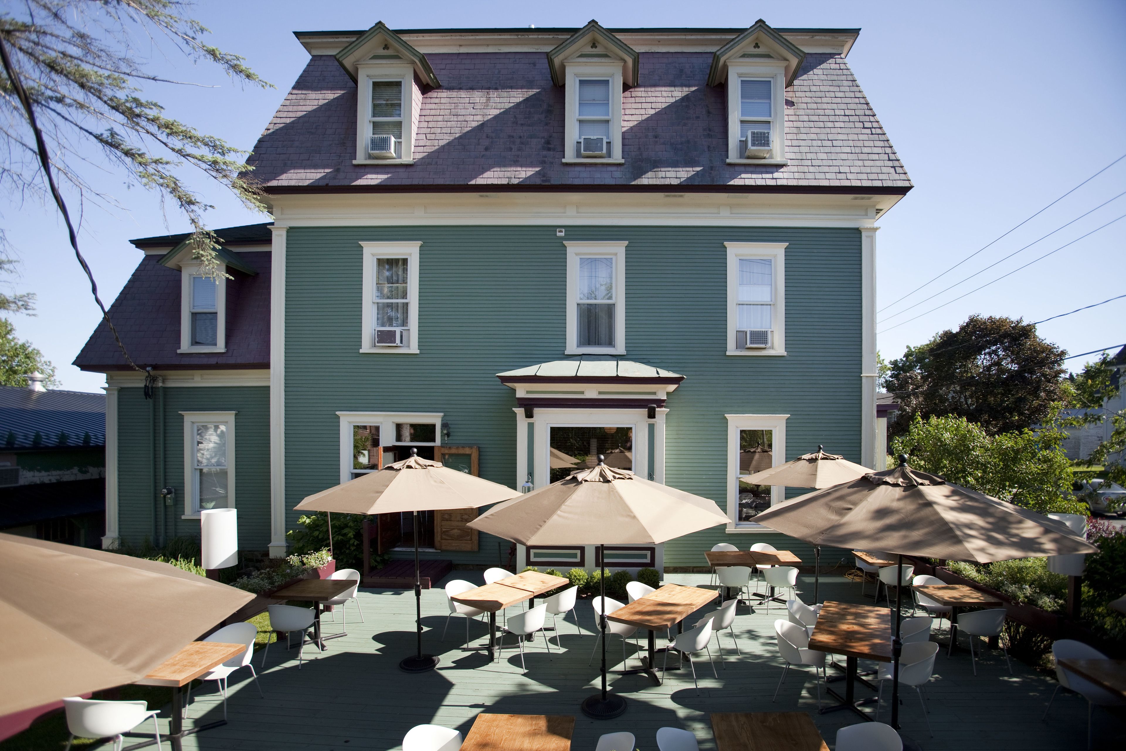 breakfast and brunch served