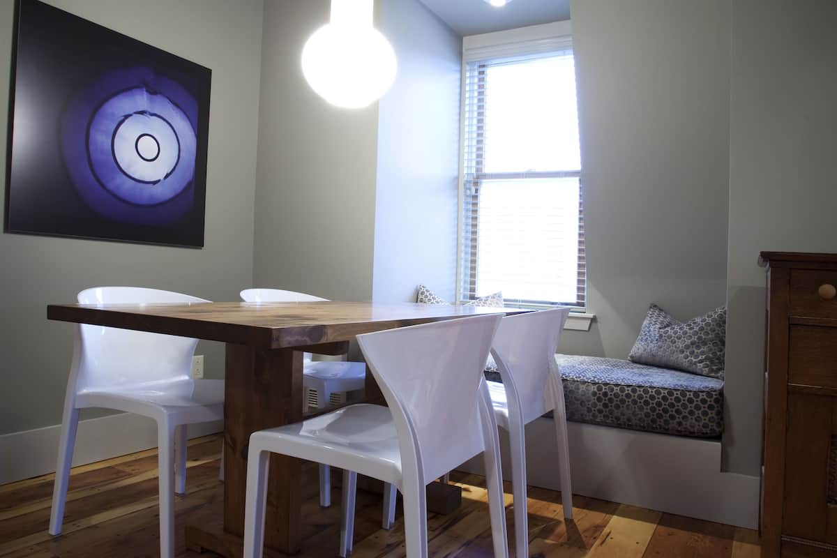Deluxe Suite, Private Bathroom | Iron/ironing board, free WiFi, bed sheets