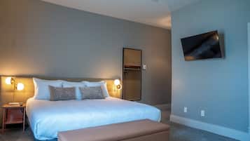 Suite Junior, 1 très grand lit, salle de bain privée | Literie de qualité, fer et planche à repasser, accès au Wi-Fi (inclus)