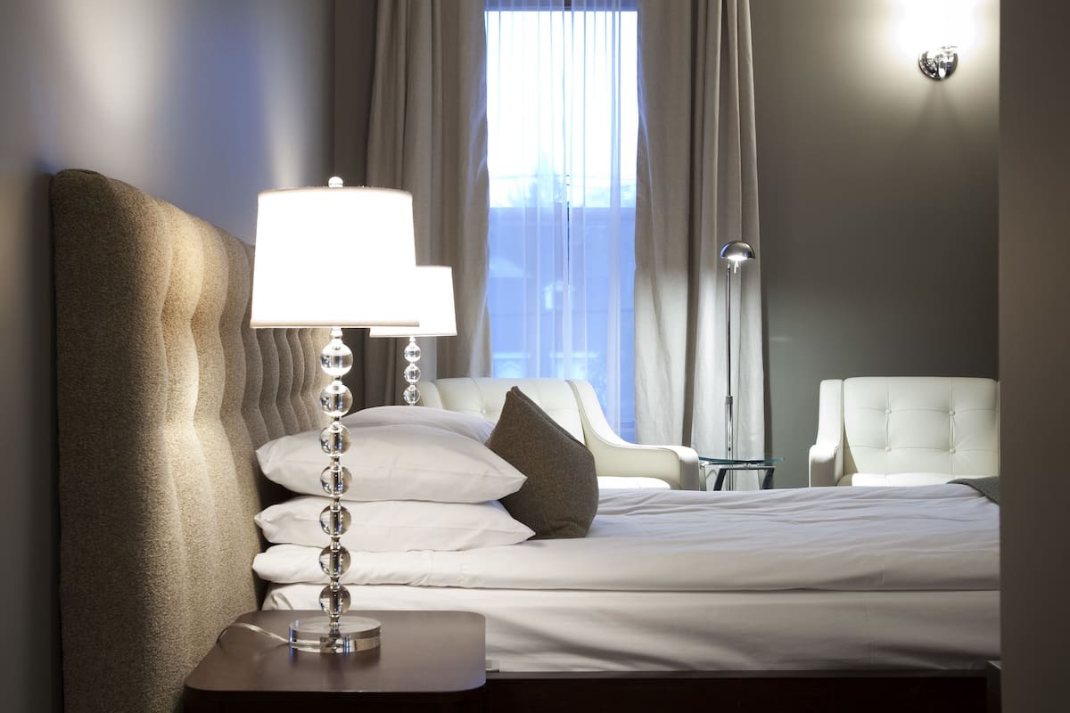 Superior Room, 1 Queen Bed, Private Bathroom | Iron/ironing board, free WiFi, bed sheets