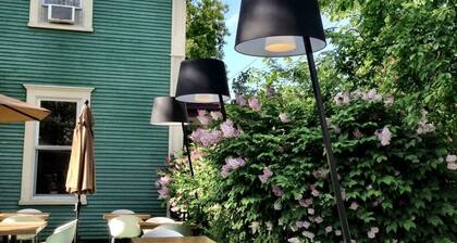 Le Pleasant Hôtel & Café