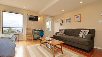 Suite, 1 cama Queen size y sofá cama, cocineta, vista al océano | 1 habitación, camas extra y wifi gratis