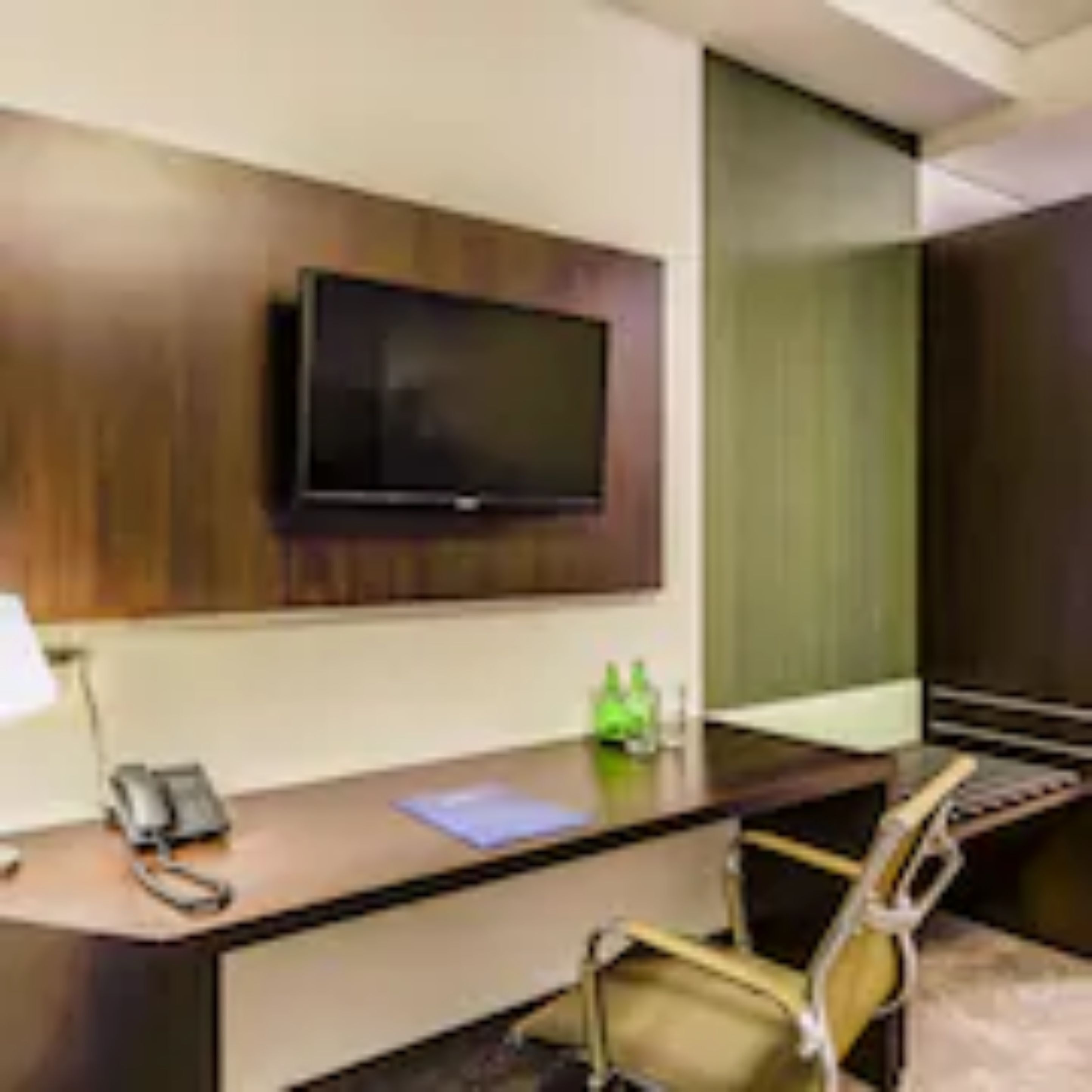 superior triple room | television