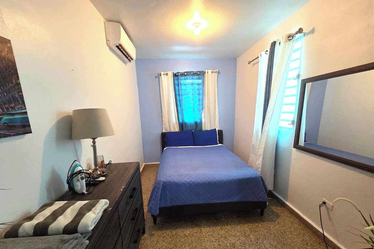 Gallery Apartment | 1 bedroom, blackout drapes, free WiFi, bed sheets