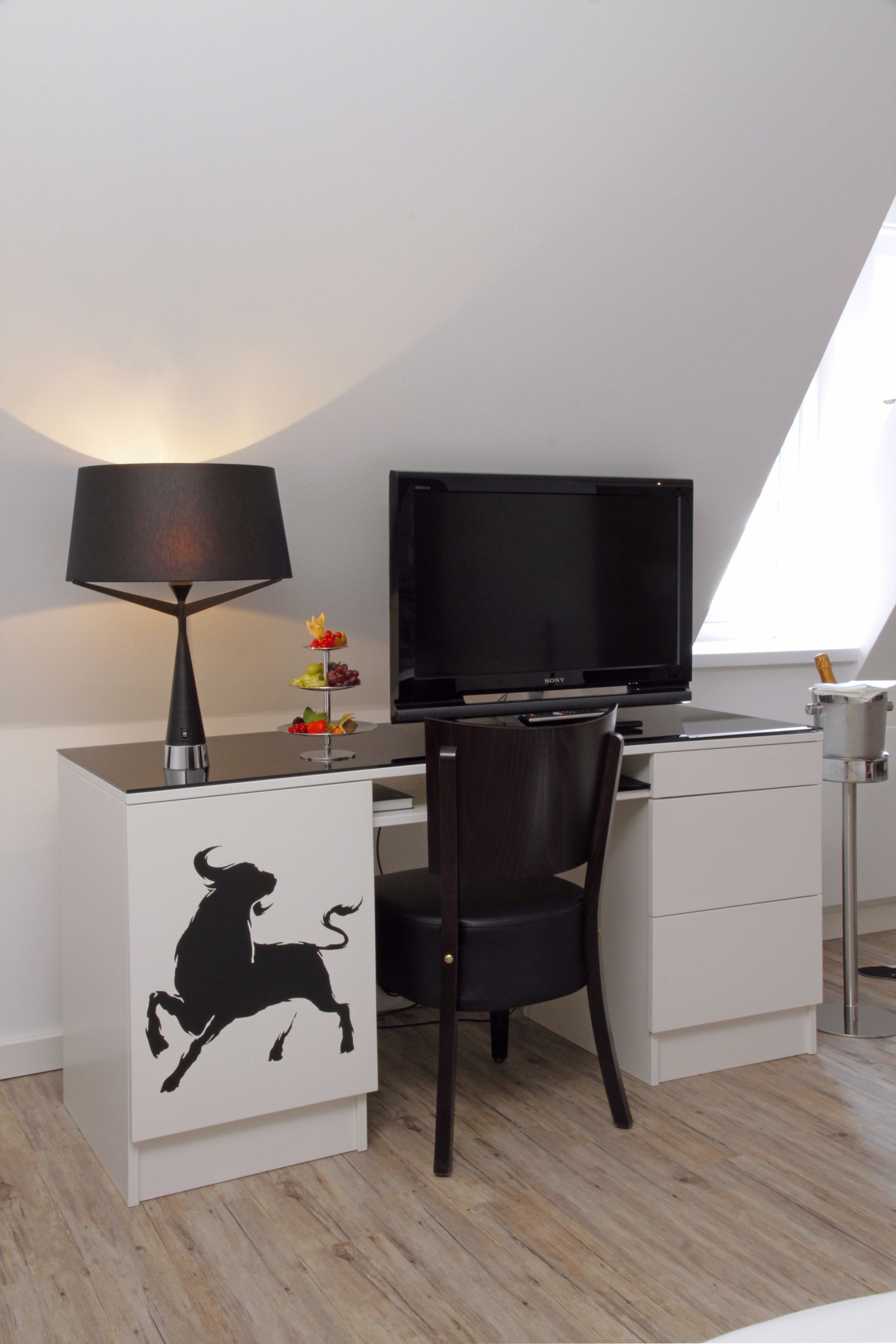 standard double room | premium bedding, minibar, desk, soundproofing