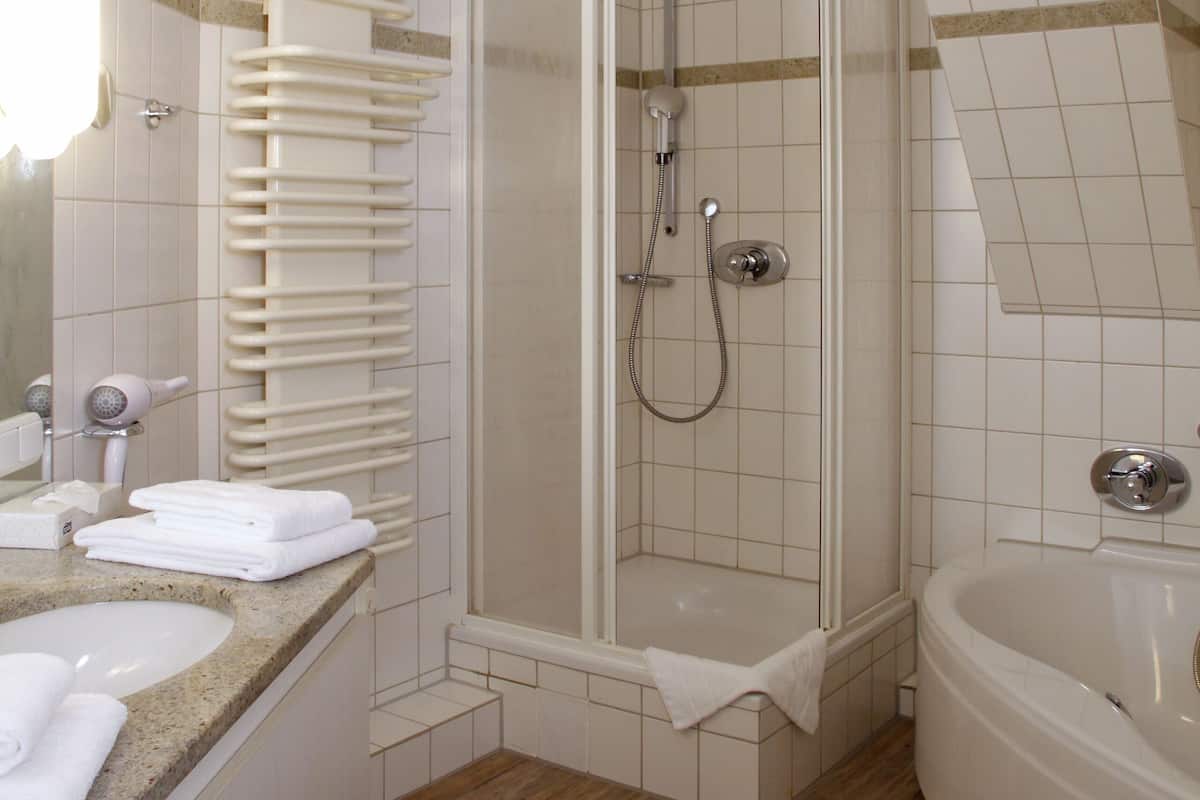 Free toiletries, towels
