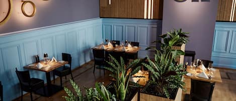 Daily buffet breakfast (EUR 15 per person)