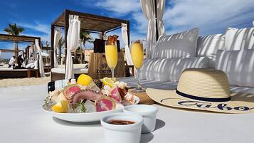 2 restaurantes, café da manhã, culinária internacional