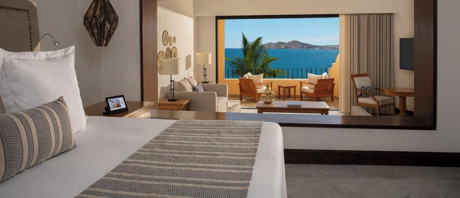 Honeymoon Suite Ocean View | Egyptian cotton sheets, premium bedding, minibar, in-room safe