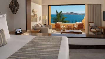Honeymoon Suite Ocean View | Egyptian cotton sheets, premium bedding, minibar, in-room safe
