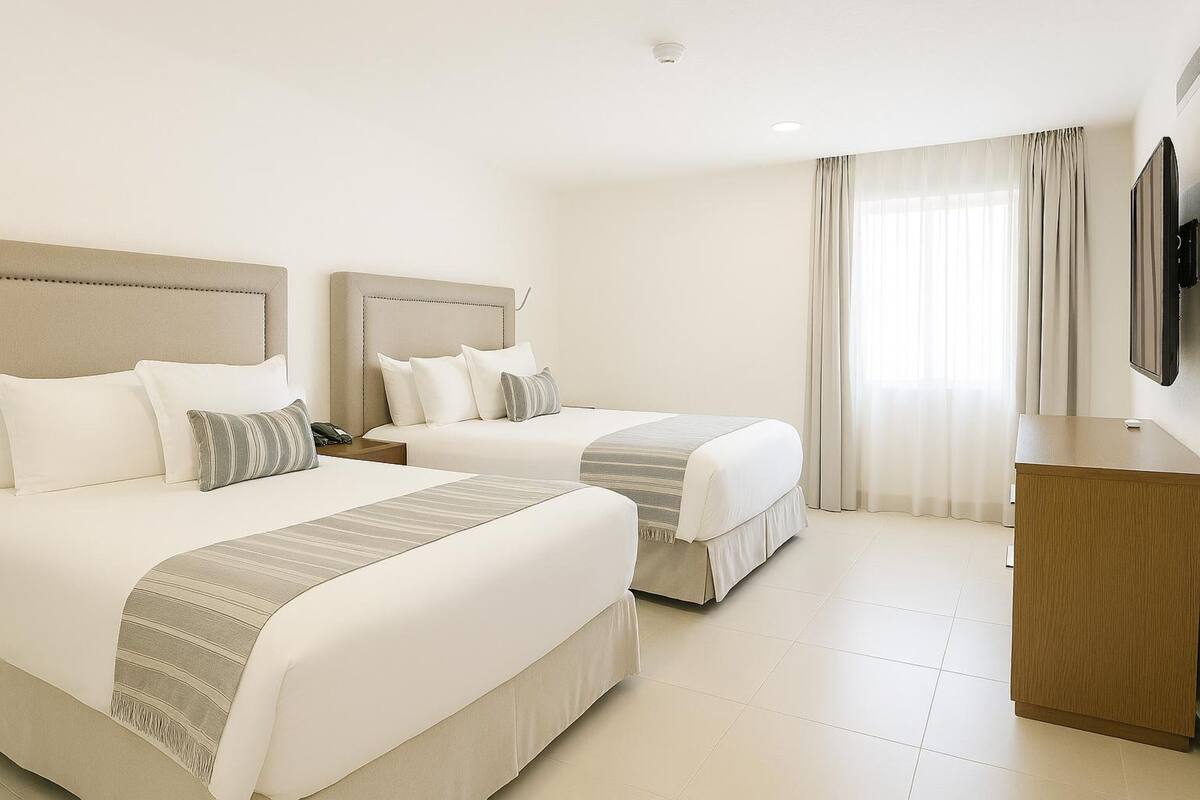 Luxury Suite, 2 Bedrooms (Master)