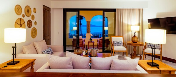 Honeymoon Suite Ocean View | Egyptian cotton sheets, premium bedding, minibar, in-room safe