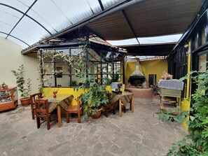 Outdoor dining - Hospedaje Familiar Kitamayu (Pisac)
