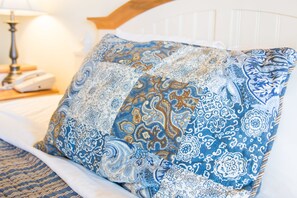Iron/ironing board, free cribs/infant beds, rollaway beds, free WiFi - Blue Gate Garden Inn (Shipshewana)