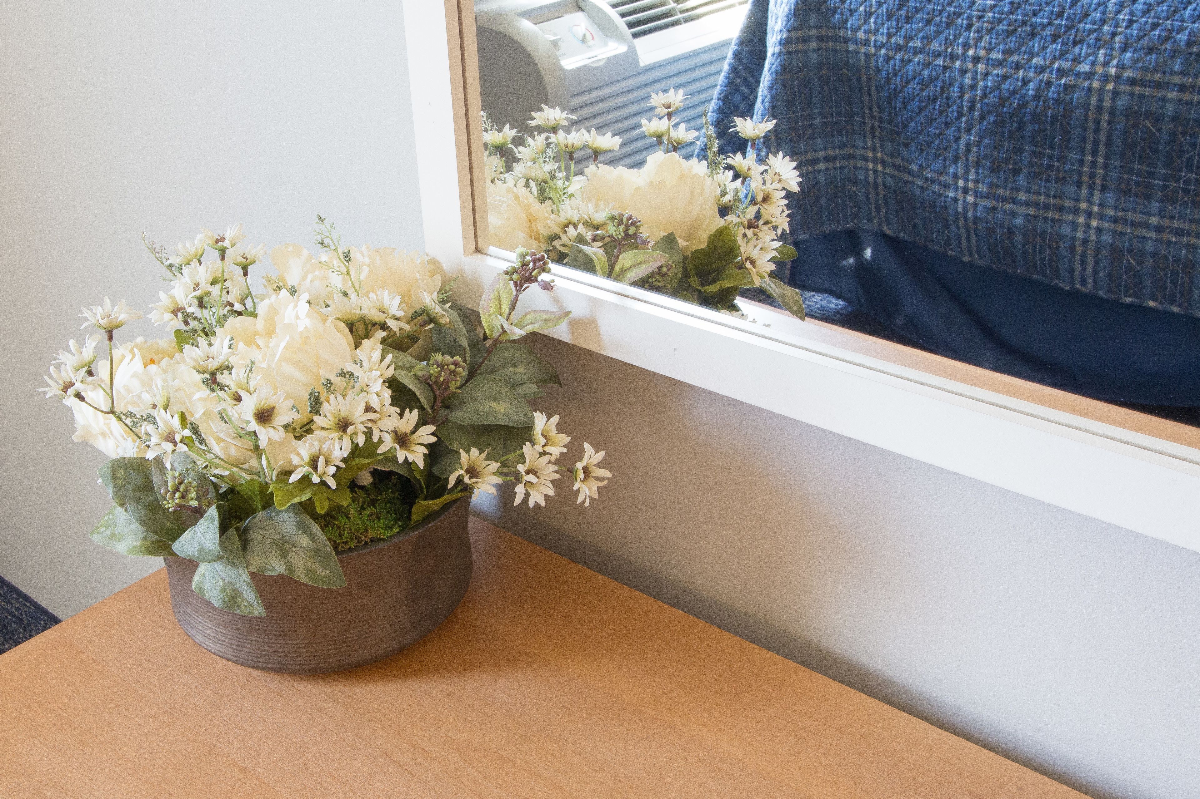 deluxe room, 1 bedroom | iron/ironing board, free cots/infant beds, rollaway beds, free wifi