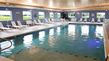 Indoor pool, pool loungers