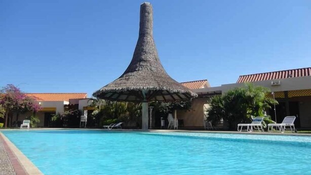 Outdoor pool - Los Cedros Resort & Convention Center (Santa Cruz)