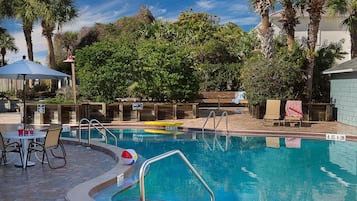 3 outdoor pools