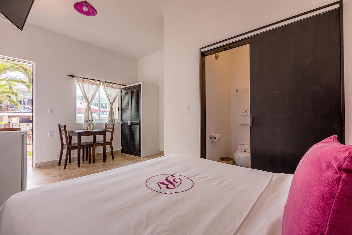 1 chambre, coffres-forts dans les chambres, fer et planche Ă repasser