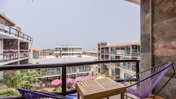 Junior suite, 1 kingsize bed, toegankelijk voor mindervaliden, kitchenette | Uitzicht vanaf balkon