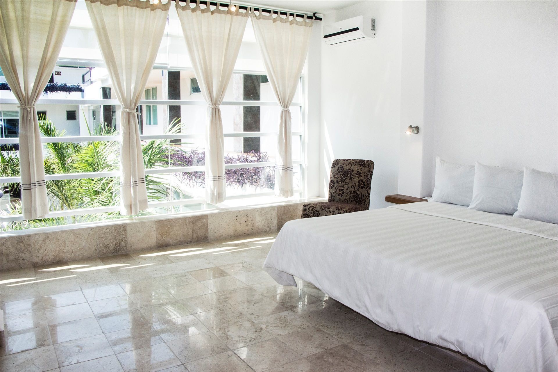 1 bedroom, in-room safe, iron/ironing board, free wifi