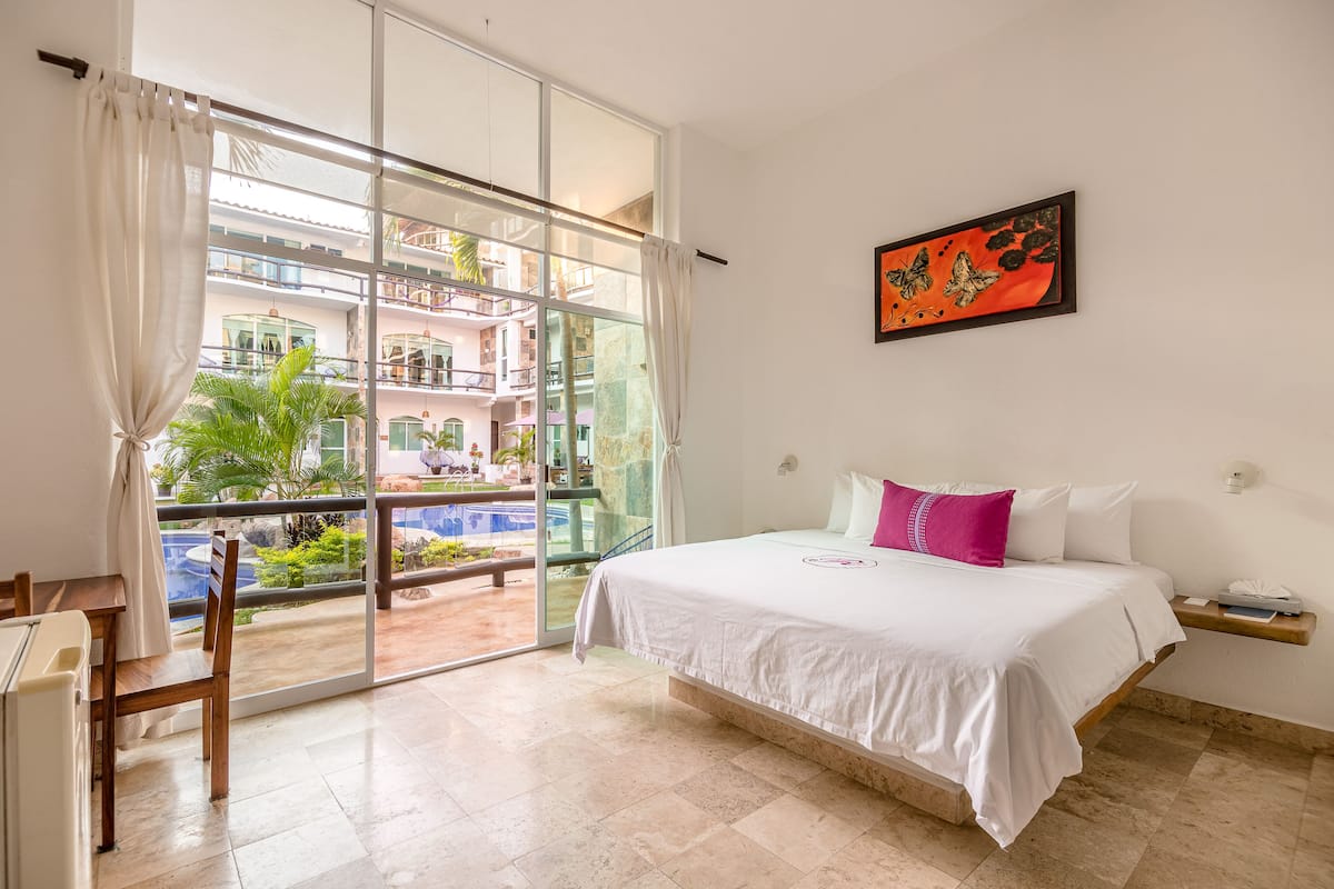 Chambre Deluxe, 1 trĂšs grand lit | Vue de la chambre