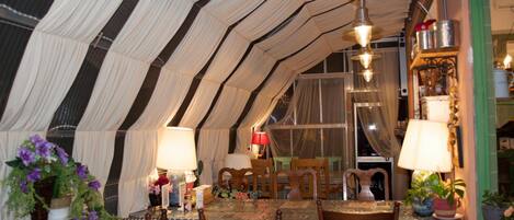 Breakfast, lunch and dinner served