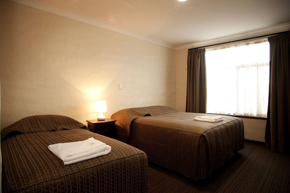 Standard Room, Multiple Beds, Non Smoking, Ensuite | Desk, iron/ironing board, free WiFi, bed sheets