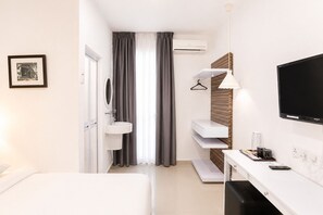 Superior Double Room | Desk, free WiFi, bed sheets